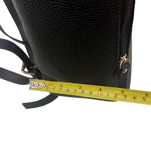 W Capsule Backpack with adjustable straps. Heart print on black material. - Picture 13 of 16